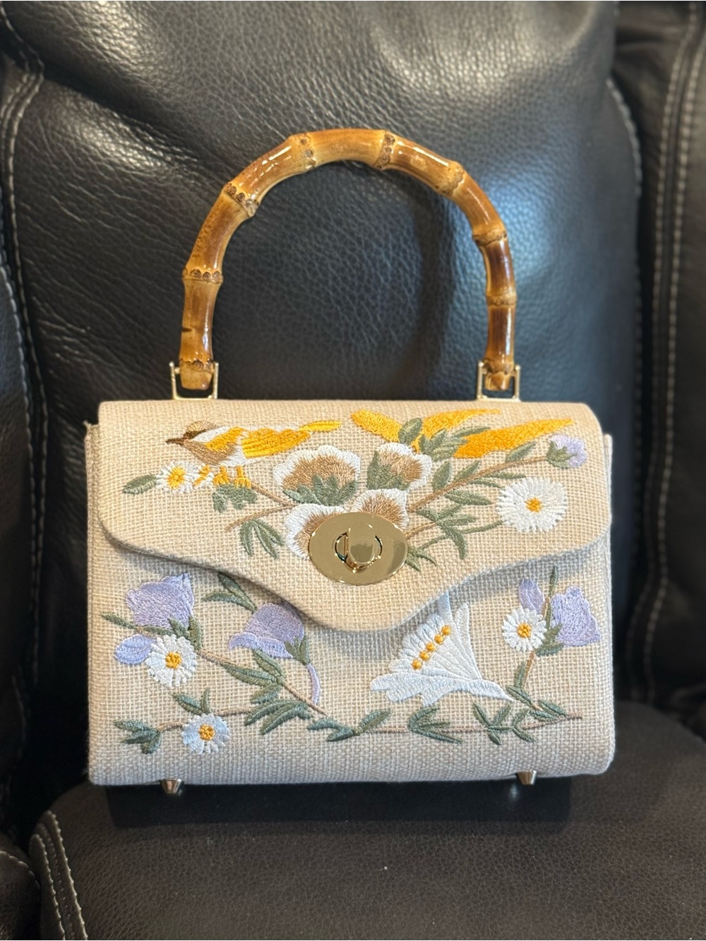 Tommy Bahama Beige Embroidered Floral Top-Handle Satchel with Bamboo Handle NWT - Picture 11 of 13